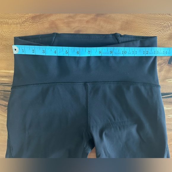 LULULEMON Cropped Leggings - Picture 3 of 11